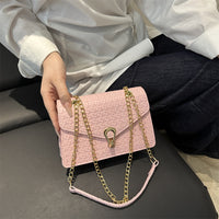 Schultertasche mit eleganter Prägung – modern & stilvoll