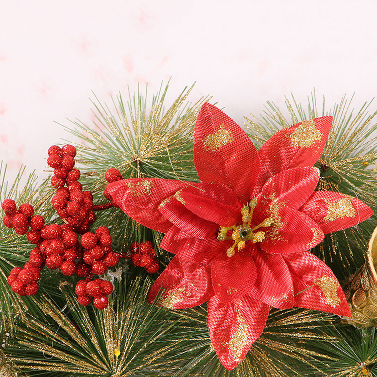 Weihnachtskranz mit Kiefer, Beeren & Frost-Effekt – festlich & natürlich