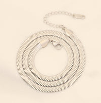Snake Chain Halskette – stilvolles Design für einen eleganten Auftritt