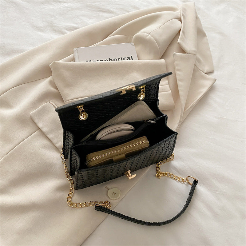 Schultertasche mit eleganter Prägung – modern & stilvoll