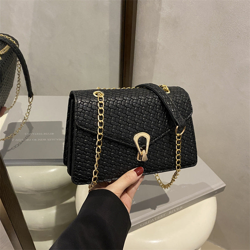 Schultertasche mit eleganter Prägung – modern & stilvoll