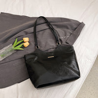 Damen Schultertasche – retro & minimalistisch
