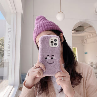 iPhone Hülle – Plüsch mit Stickerei