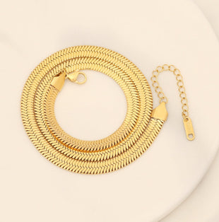 Snake Chain Halskette – stilvolles Design für einen eleganten Auftritt