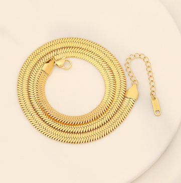 Snake Chain Halskette – stilvolles Design für einen eleganten Auftritt