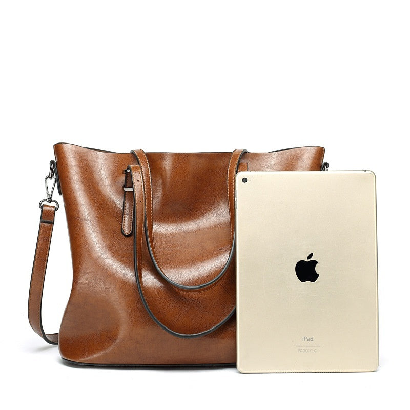 Retro Schultertasche in Pull-Up-Optik – elegant & vielseitig