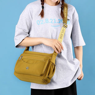 Schultertasche im modernen Look – leicht & alltagstauglich